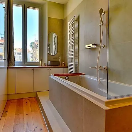 Luxury - Heart Of - Rue D'antibes * Cannes