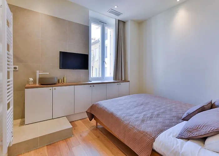 Luxury - Heart Of - Rue D'antibes * Cannes